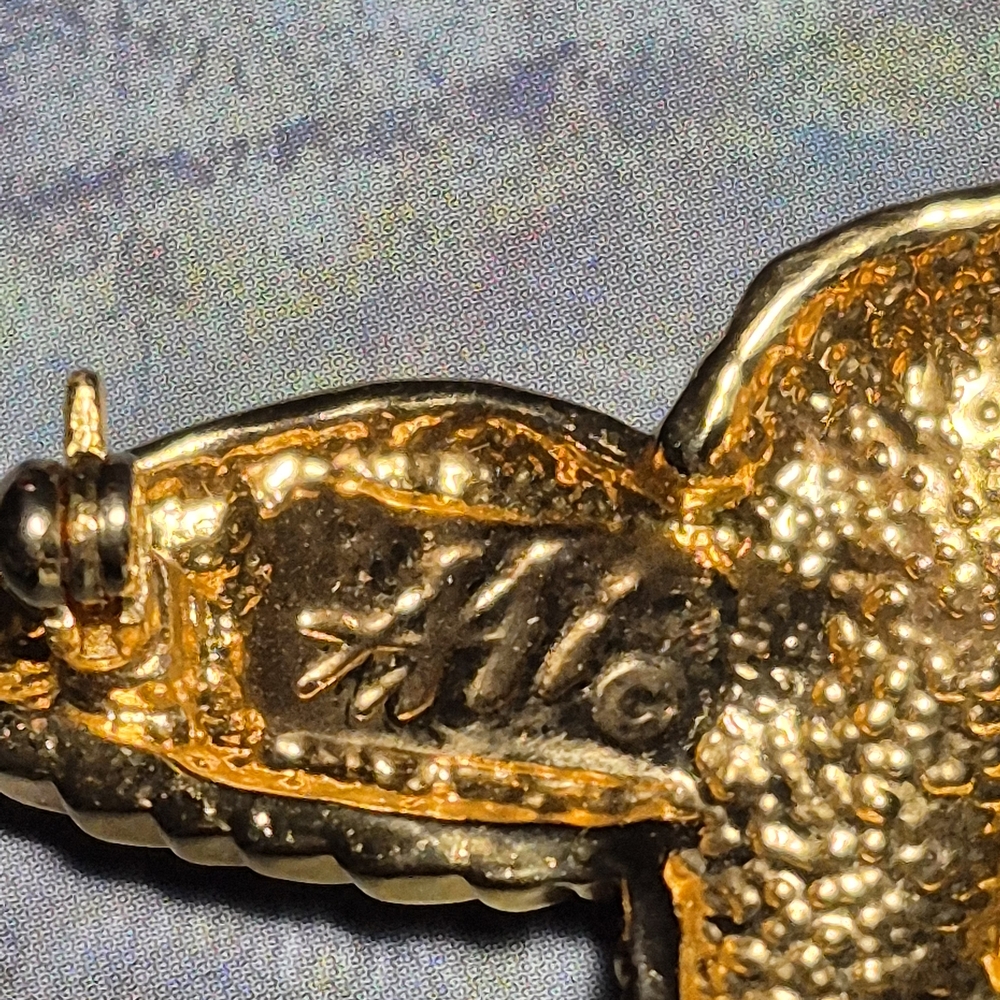 Vintage Gold Tone Rhinestone Hummingbird Brooch - Picture 6 of 6
